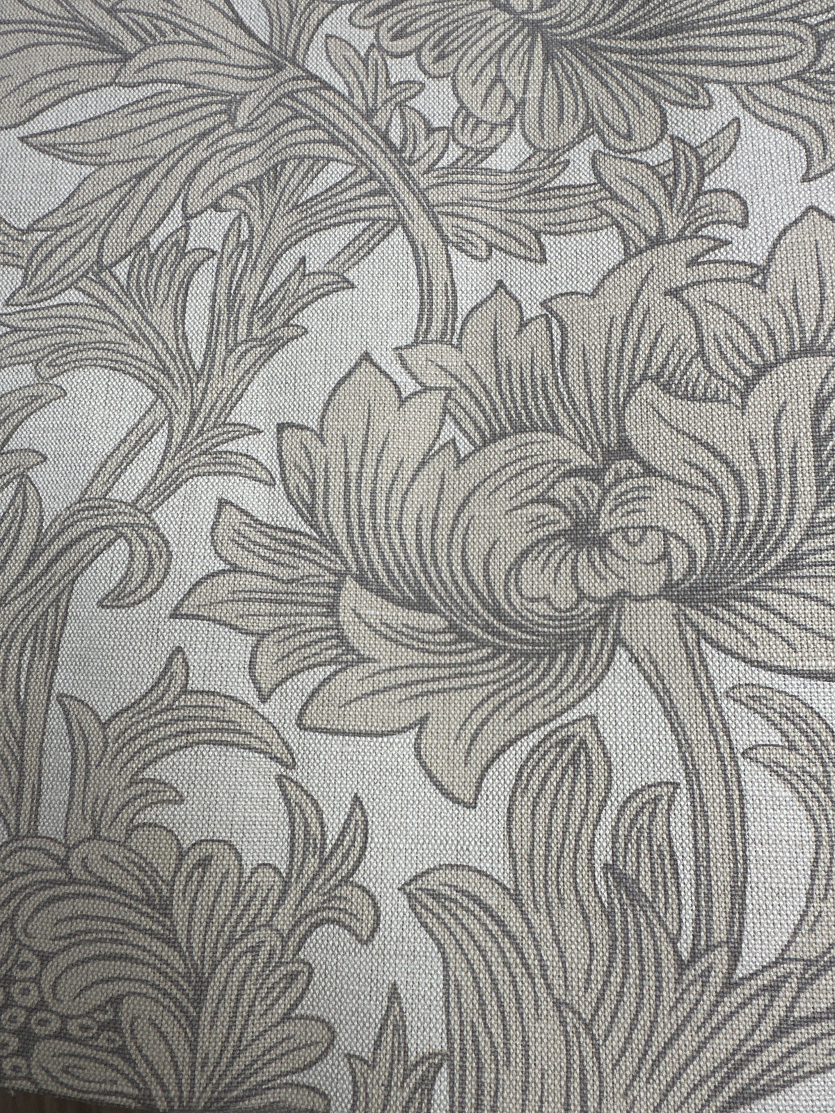 REMNANT R245 WILLIAM MORRIS CRYSANTHEMUM