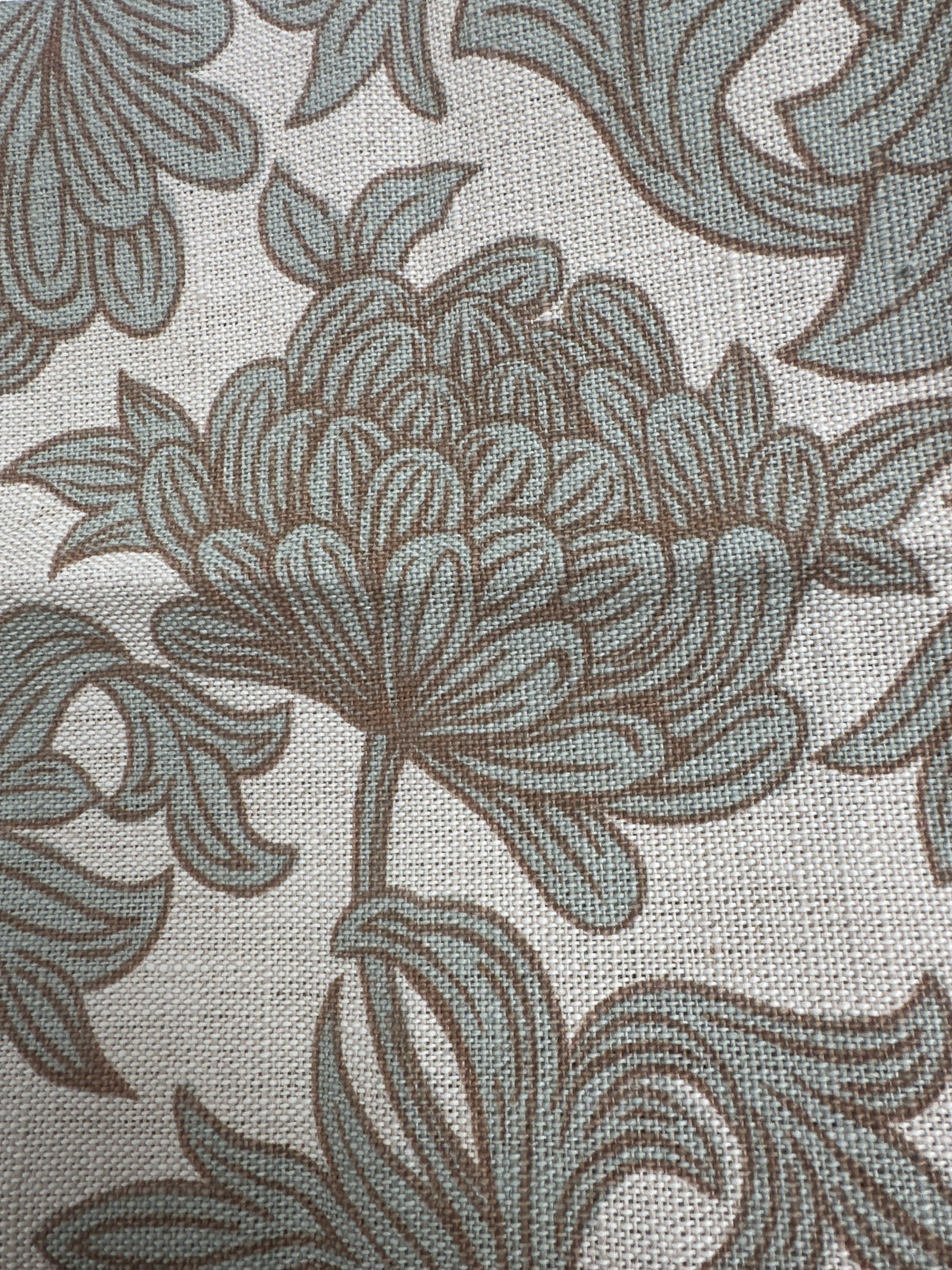 REMNANT R224 WILLIAM MORRIS CRYSANTHEMUM