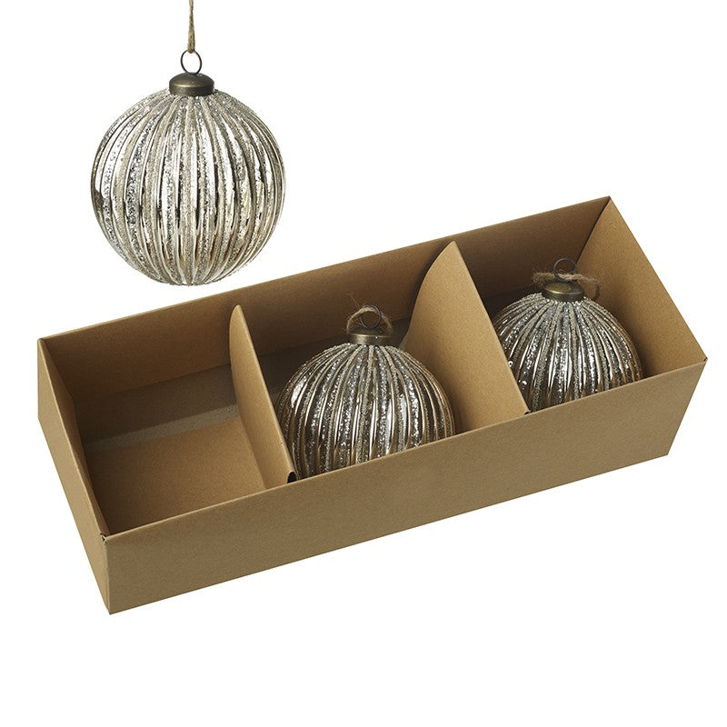 ANTIQUE LOOK GLASS BAUBLE