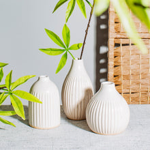 GROOVED BUD VASE