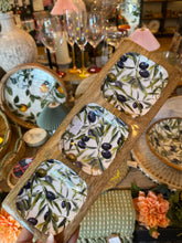 OLIVE ENAMELLED MANGO WOOD TAPAS TRAY