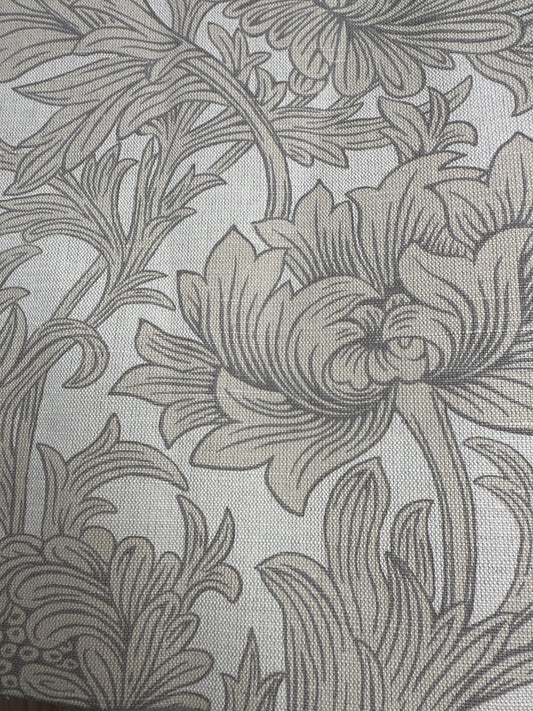 REMNANT R245 WILLIAM  MORRIS  CRYSANTHEMUM