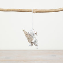 HANGING MOUSE WITH PINECONE