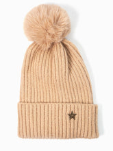 CAMEL POM POM HAT WITH STAR