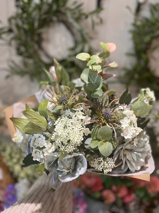 THE HENRIETTA BOUQUET