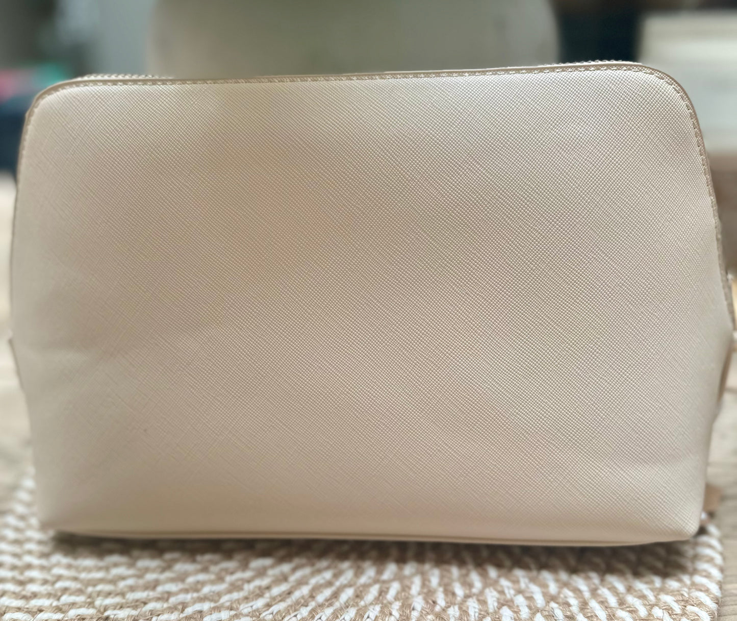 IVORY LARGE ACCESSORY BAG
