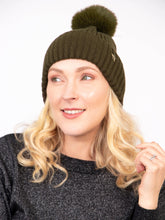 KHAKI POM POM HAT WITH STAR