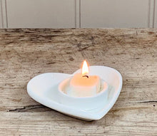 WHITE HEART TEA LIGHT HOLDER
