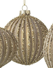 GOLD GLASS BAUBLE